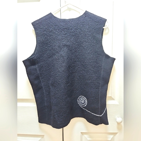 Coldwater Creek Medium Sweater Vest 100% Wool Cat Fish Hang Zip Black Hong Kong - Picture 2 of 7